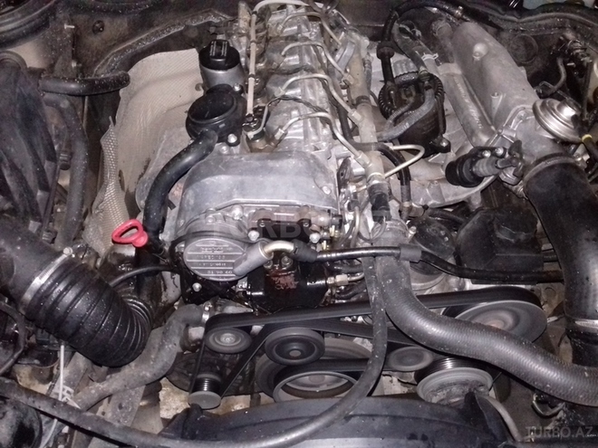 Mercedes E 220 1999, 495,000 km - 0.3 l - Xudat