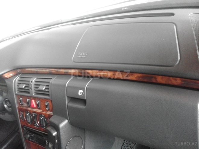 Mercedes E 240 2000, 205,000 km - 2.4 l - Masallı
