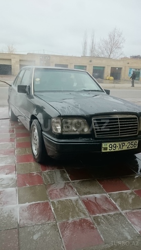 Mercedes E 220 1994, 241,000 km - 2.2 л - Sumqayıt