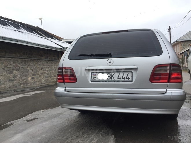Mercedes C 220 2000, 300,000 km - 2.2 l - Şəki
