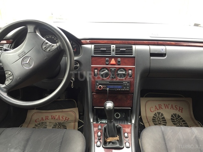 Mercedes C 220 2000, 300,000 km - 2.2 l - Şəki
