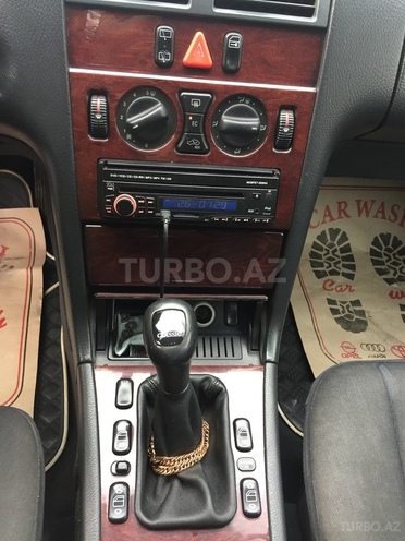 Mercedes C 220 2000, 300,000 km - 2.2 l - Şəki