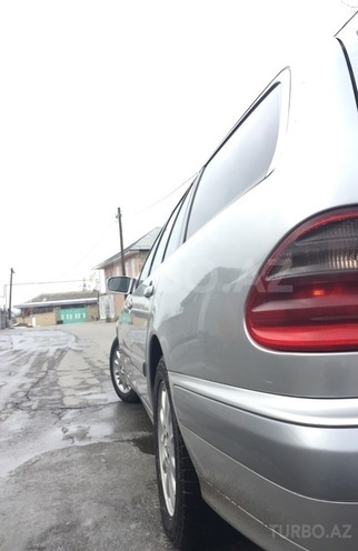 Mercedes C 220 2000, 300,000 km - 2.2 l - Şəki