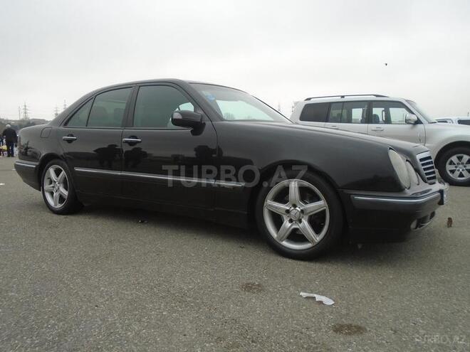 Mercedes E 320 2000, 196,000 km - 3.2 l - Bakı
