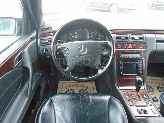 Mercedes E 320 2000, 196,000 km - 3.2 l - Bakı