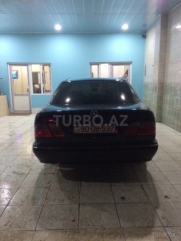 Mercedes E 220 2000, 212,000 km - 2.2 l - Bakı