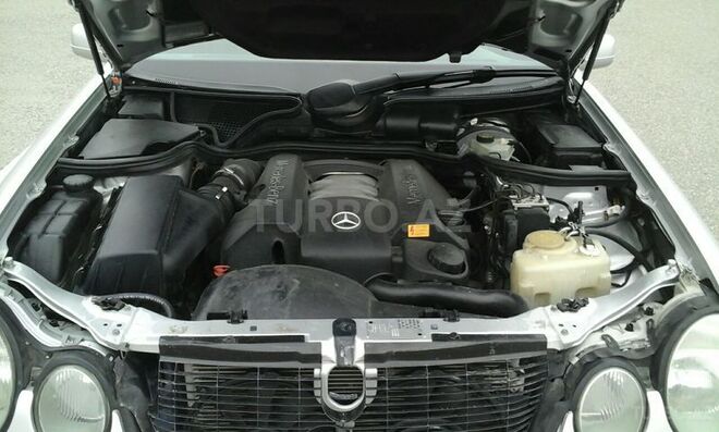Mercedes E 240 1998, 299,047 km - 2.4 l - Bakı