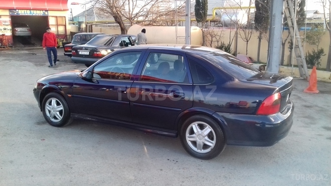 Opel Vectra 1999, 240,000 km - 1.6 l - Bakı
