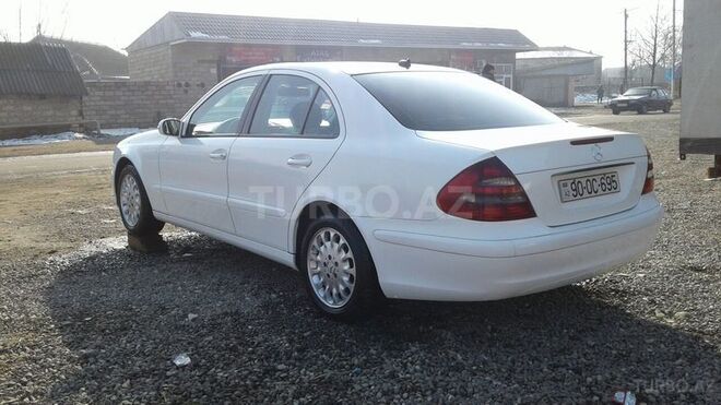 Mercedes E 220 2003, 187,000 km - 2.2 l - Ağcabədi