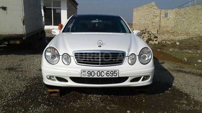 Mercedes E 220 2003, 187,000 km - 2.2 l - Ağcabədi