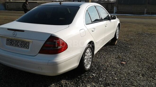 Mercedes E 220 2003, 187,000 km - 2.2 l - Ağcabədi