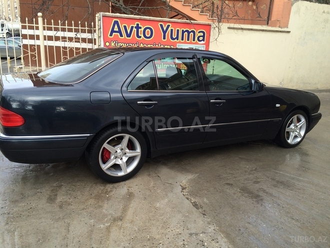 Mercedes E 240 1999, 245,000 km - 2.4 l - Bakı