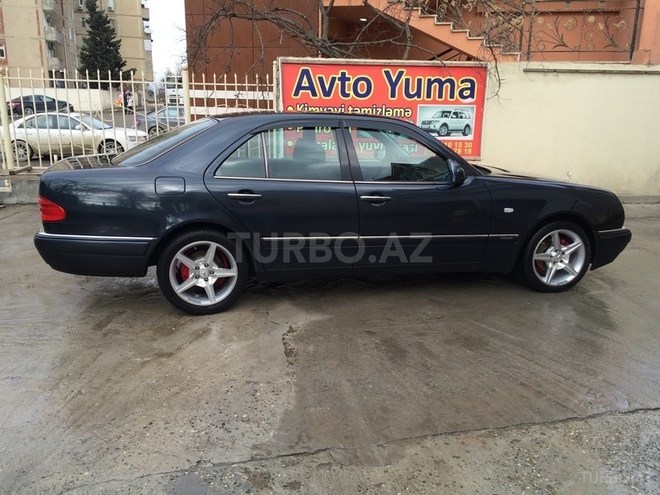 Mercedes E 240 1999, 245,000 km - 2.4 l - Bakı