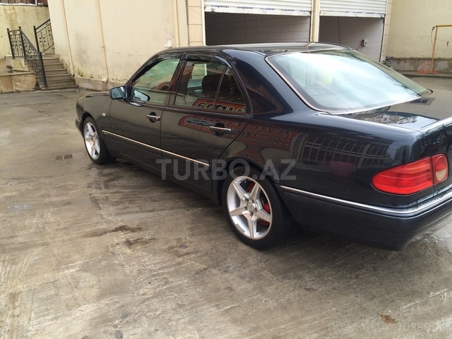 Mercedes E 240 1999, 245,000 km - 2.4 l - Bakı