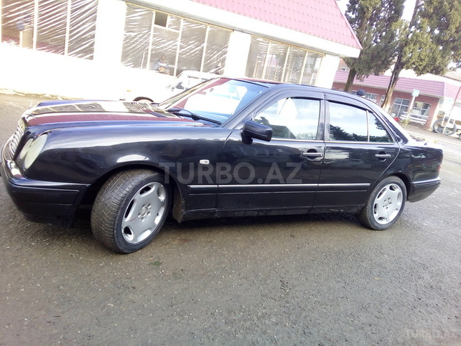 Mercedes E 320 1996, 285,356 km - 3.2 l - Lənkəran