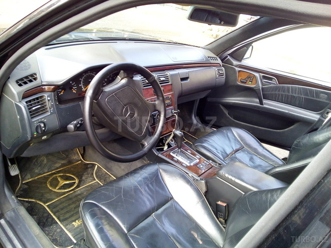 Mercedes E 320 1996, 285,356 km - 3.2 l - Lənkəran