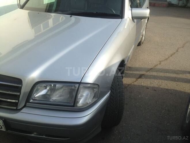 Mercedes C 230 2000, 176,000 km - 2.3 l - Bakı