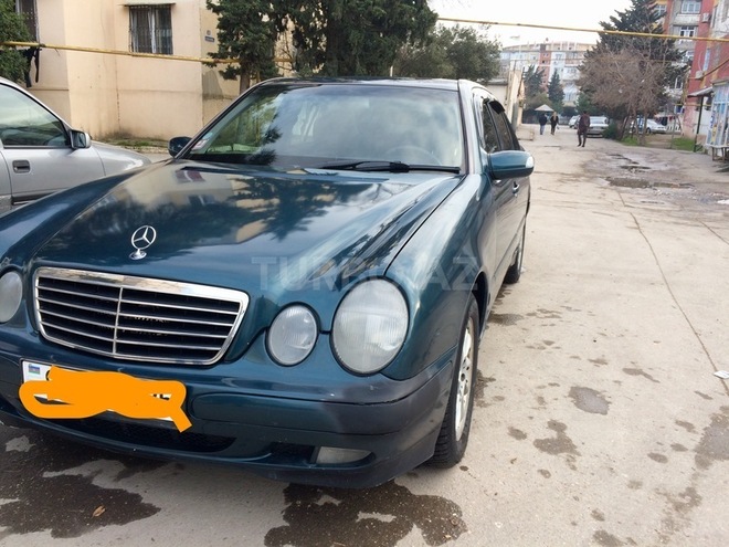 Mercedes E 270 1999, 384,000 km - 2.7 l - Bakı