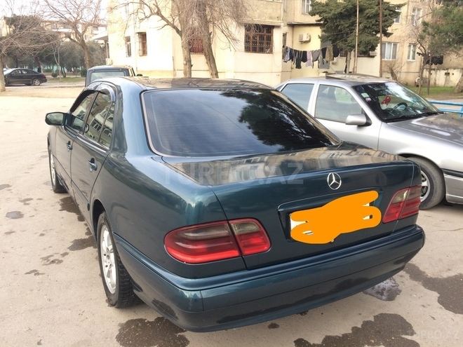 Mercedes E 270 1999, 384,000 km - 2.7 l - Bakı