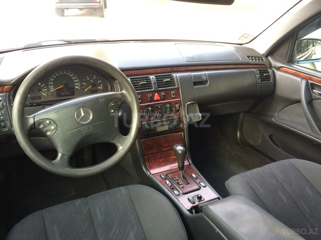 Mercedes E 270 1999, 384,000 km - 2.7 l - Bakı