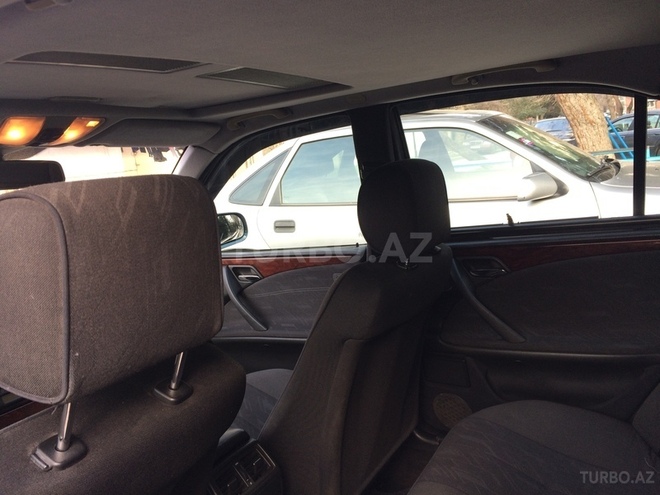 Mercedes E 270 1999, 384,000 km - 2.7 l - Bakı
