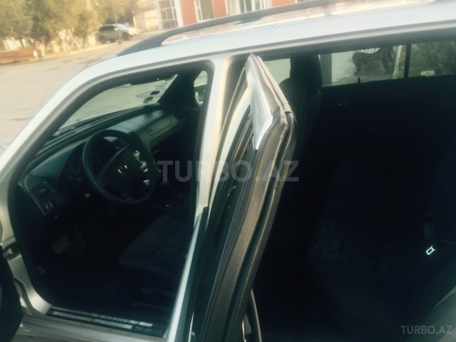 Mercedes C 180 1998, 332,000 km - 1.8 l - Sumqayıt