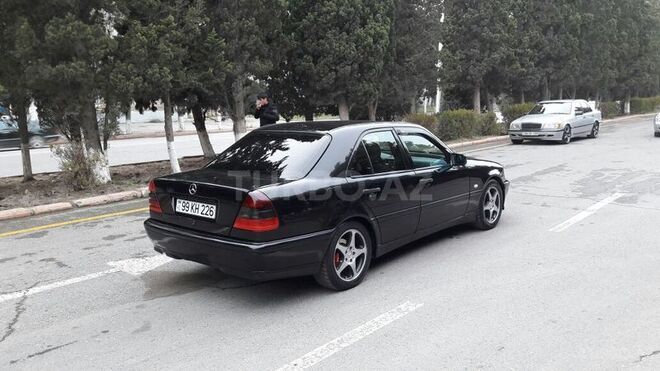 Mercedes C 200 1999, 225,000 km - 2.0 l - Sumqayıt