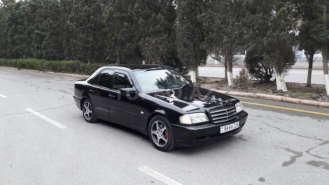 Mercedes C 200 1999, 225,000 km - 2.0 l - Sumqayıt