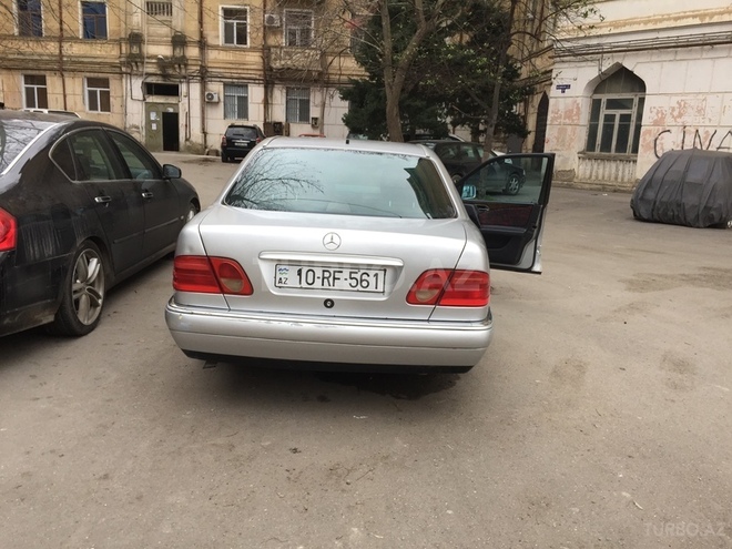 Mercedes E 230 1996, 340,000 km - 2.3 l - Bakı