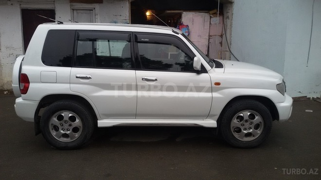 Mitsubishi Pajero io 2001, 250,000 km - 0.2 l - Bakı