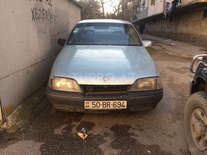Opel Omega 1988, 360,000 km - 2.0 л - Sumqayıt