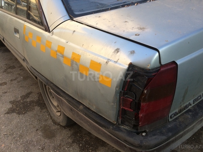 Opel Omega 1988, 360,000 km - 2.0 л - Sumqayıt