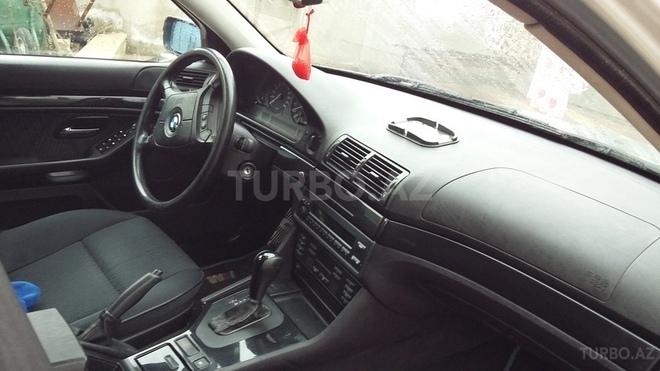 BMW 528 2000, 235,000 km - 2.8 л - Bakı
