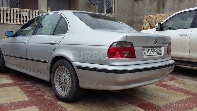 BMW 528 2000, 235,000 km - 2.8 л - Bakı