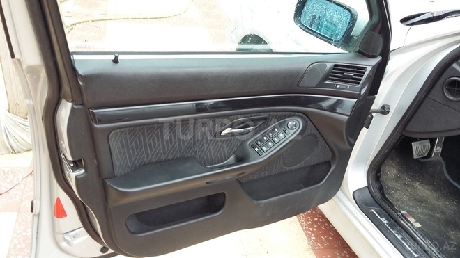 BMW 528 2000, 235,000 km - 2.8 л - Bakı