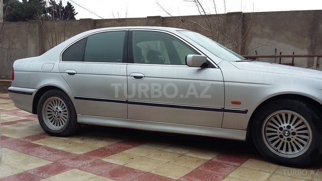 BMW 528 2000, 235,000 km - 2.8 л - Bakı
