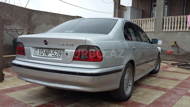 BMW 528 2000, 235,000 km - 2.8 л - Bakı