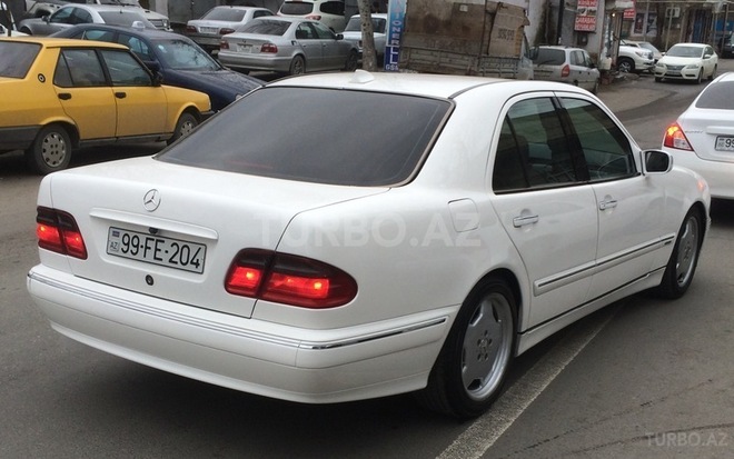 Mercedes E 240 2000, 163,000 km - 2.6 l - Bakı