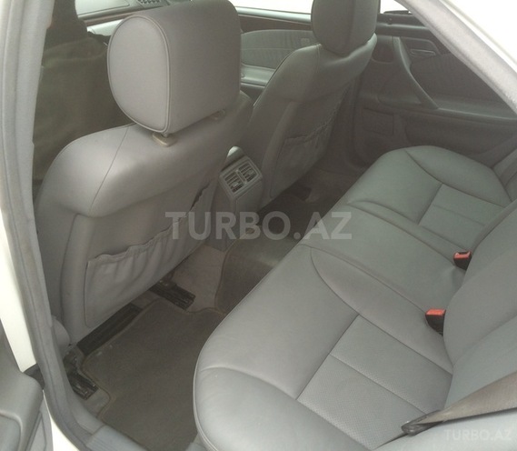 Mercedes E 240 2000, 163,000 km - 2.6 l - Bakı