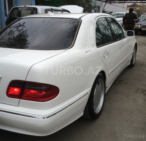 Mercedes E 240 2000, 163,000 km - 2.6 l - Bakı