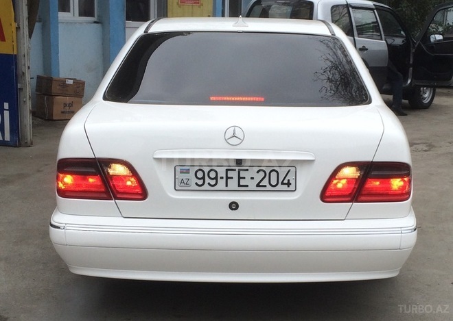 Mercedes E 240 2000, 163,000 km - 2.6 l - Bakı