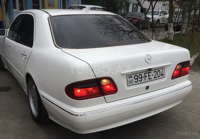 Mercedes E 240 2000, 163,000 km - 2.6 l - Bakı