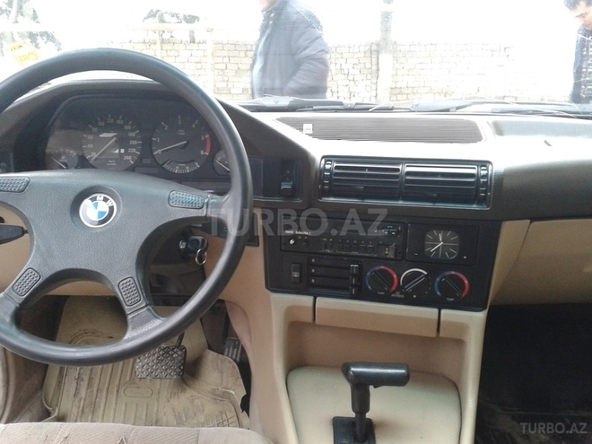 BMW  1989, 298,031 km - 2.4 l - Bakı