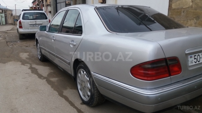 Mercedes E 230 1996, 229,000 km - 2.3 л - Bakı