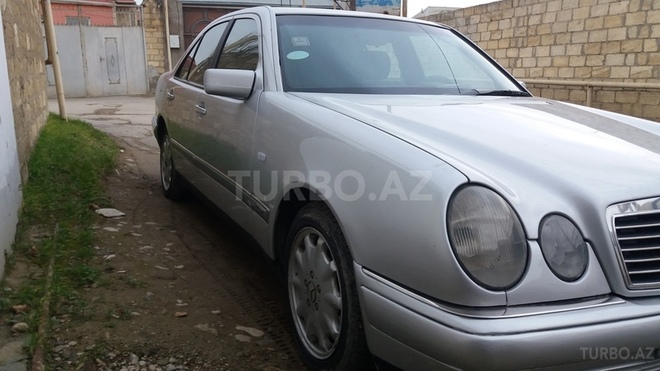 Mercedes E 230 1996, 229,000 km - 2.3 л - Bakı
