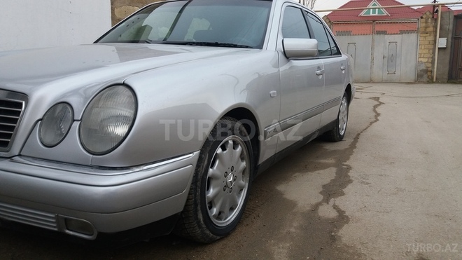 Mercedes E 230 1996, 229,000 km - 2.3 л - Bakı