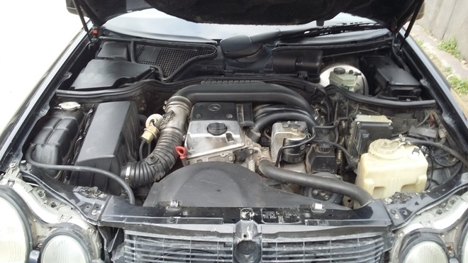 Mercedes E 220 1996, 332,841 km - 2.2 l - Sumqayıt