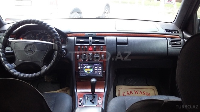 Mercedes E 220 1996, 332,841 km - 2.2 l - Sumqayıt
