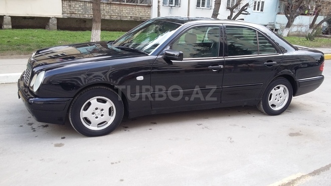Mercedes E 220 1996, 332,841 km - 2.2 l - Sumqayıt