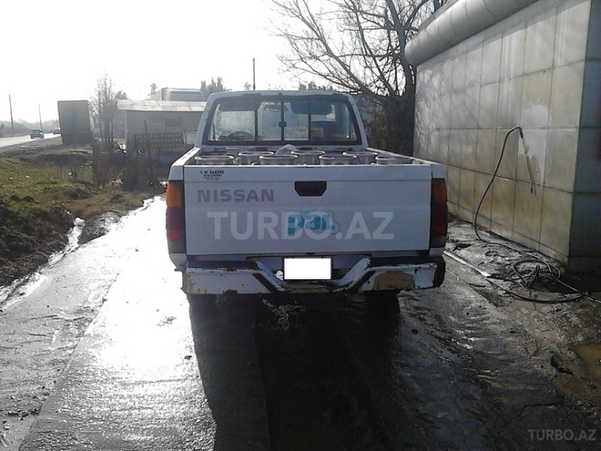 Nissan Navara 1993, 265,000 km - 3.2 л - Masallı